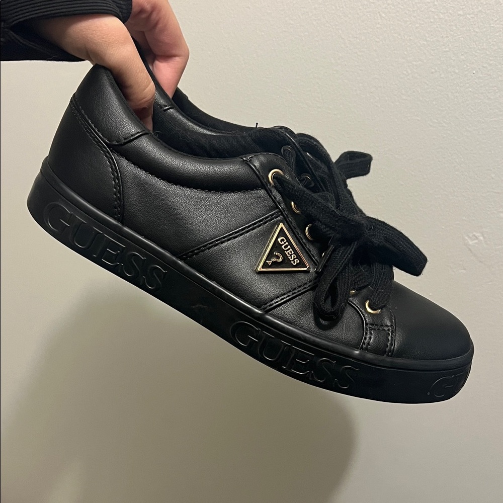GUESS Men's Black Leather Sneakers